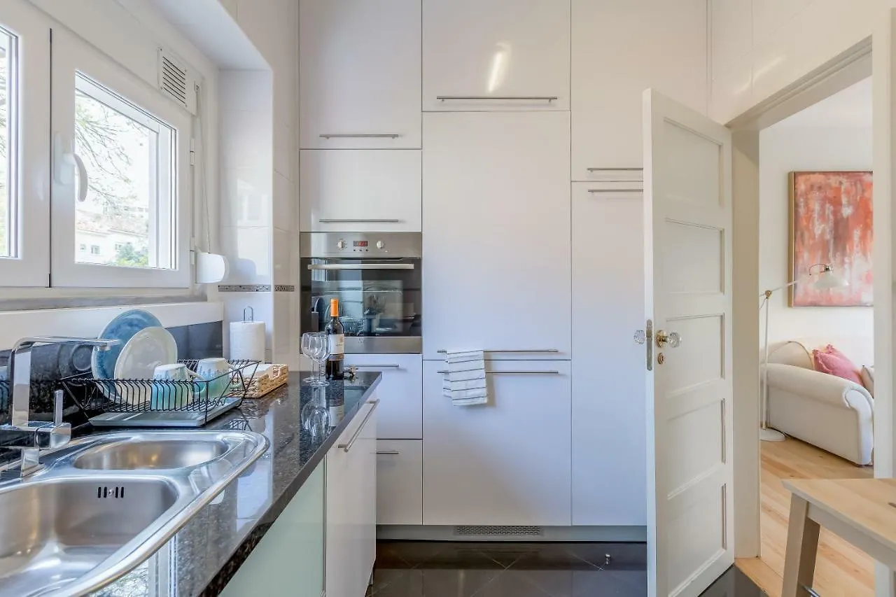 Sunny, Bright And Quiet Apartment, By Timecooler Lisboa